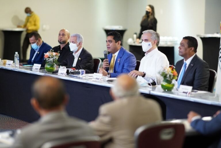 “Gobierno, Fedomu y LMD anuncian más de 150 mil empleados de gobiernos locales serán afiliados a la SS”