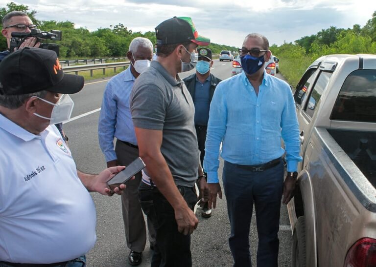 Ministro de Obras Públicas supervisó personalmente servicios Programa de Asistencia Vial en la autovía Del Coral